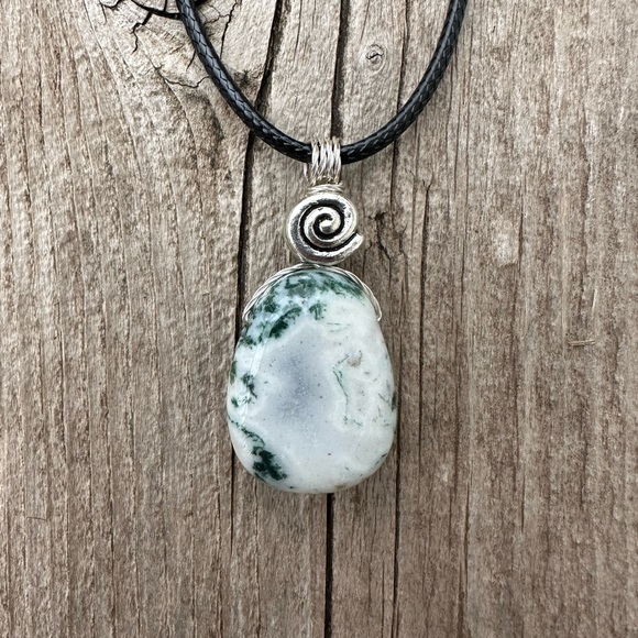 Tree Agate Necklace Symbolizes Strength and Stamina. - Picture 5 of 8
